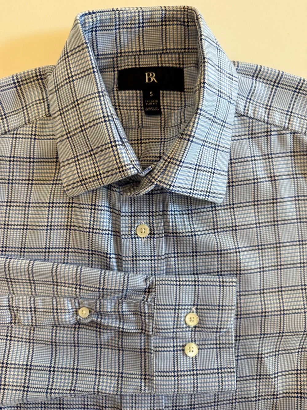 Banana Republic Men’s Tailored Fit Dress Shirt – Size Small – Light Blue Plaid